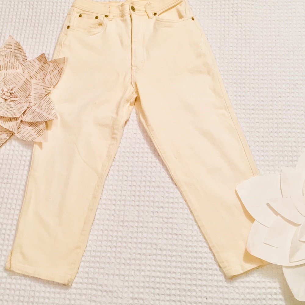 Bill Blass Jeans Colored Denim Capri Size 8 yellow